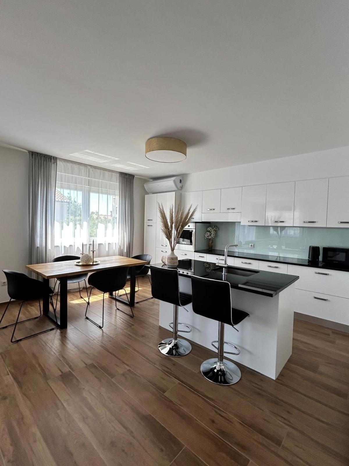 Apartman Rada Kraljevica Eksteriør billede